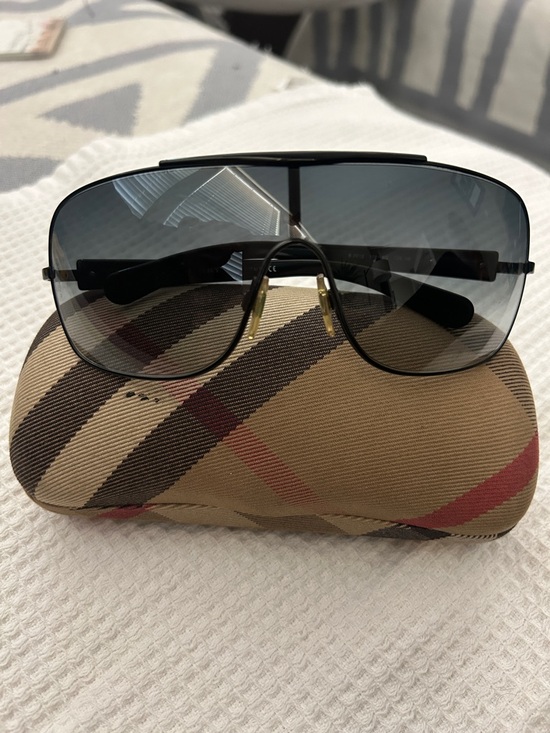 Burberry Accessories - Burberry Shield Sunglasses Y2K Semi Rim Black Grey Lens Minimalist w Case
